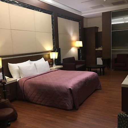 Jing Hwa Motel Tainan Esterno foto
