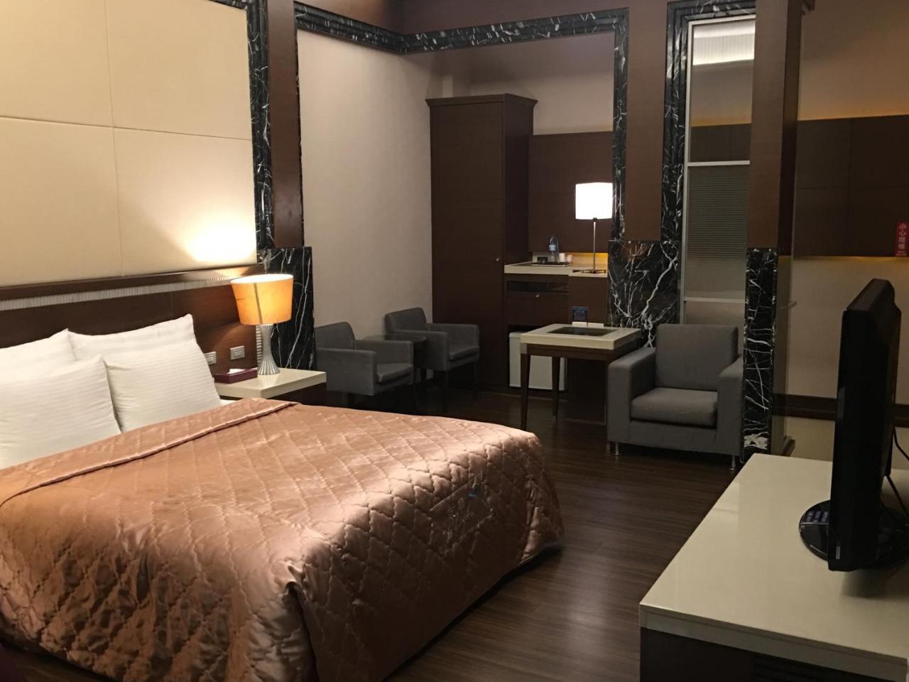 Jing Hwa Motel Tainan Esterno foto